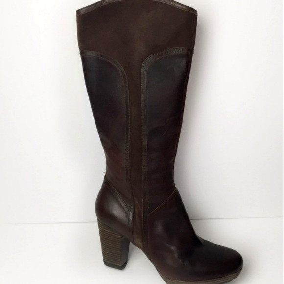 Timbeand leather and suede brown boots - Picture 2 of 8